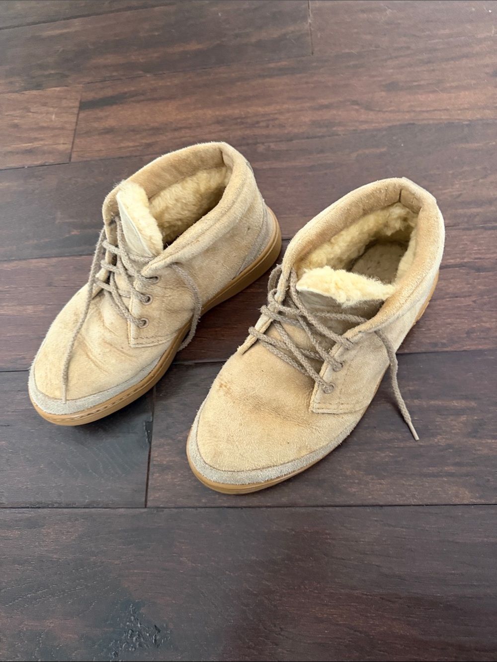 UGG Men's Chukka Suede Boots in Tan